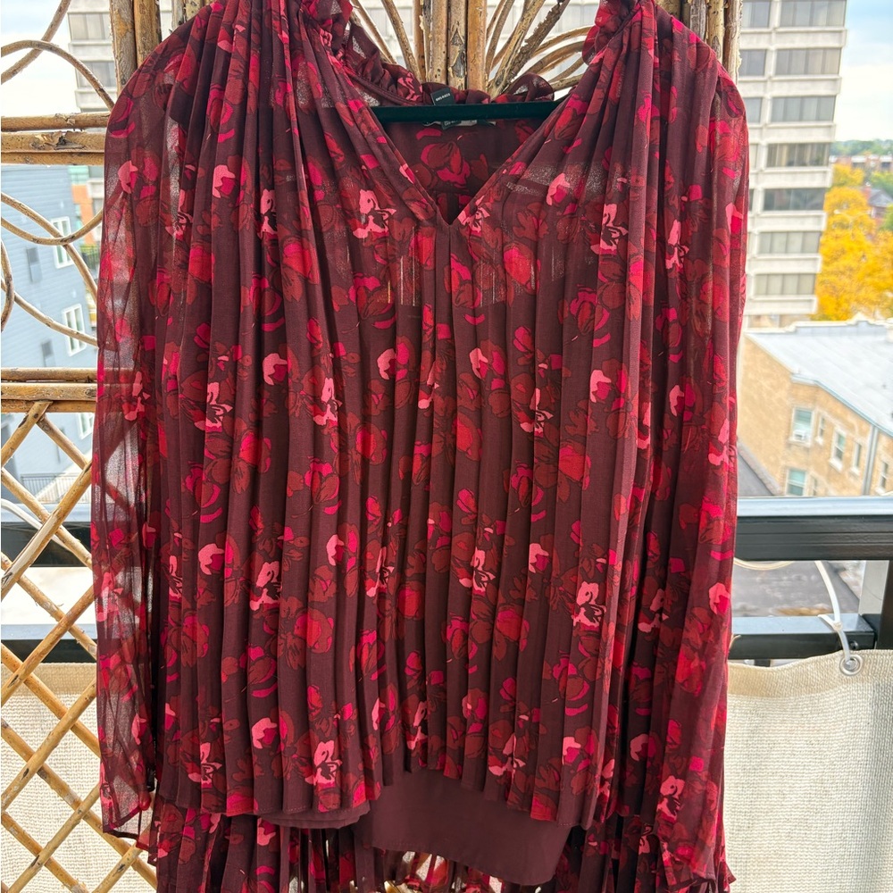 Banana Republic pleated Floral Blouse